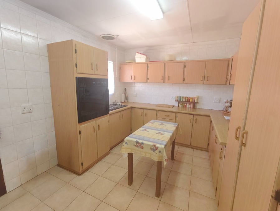 To Let 3 Bedroom Property for Rent in Fleurdal Free State